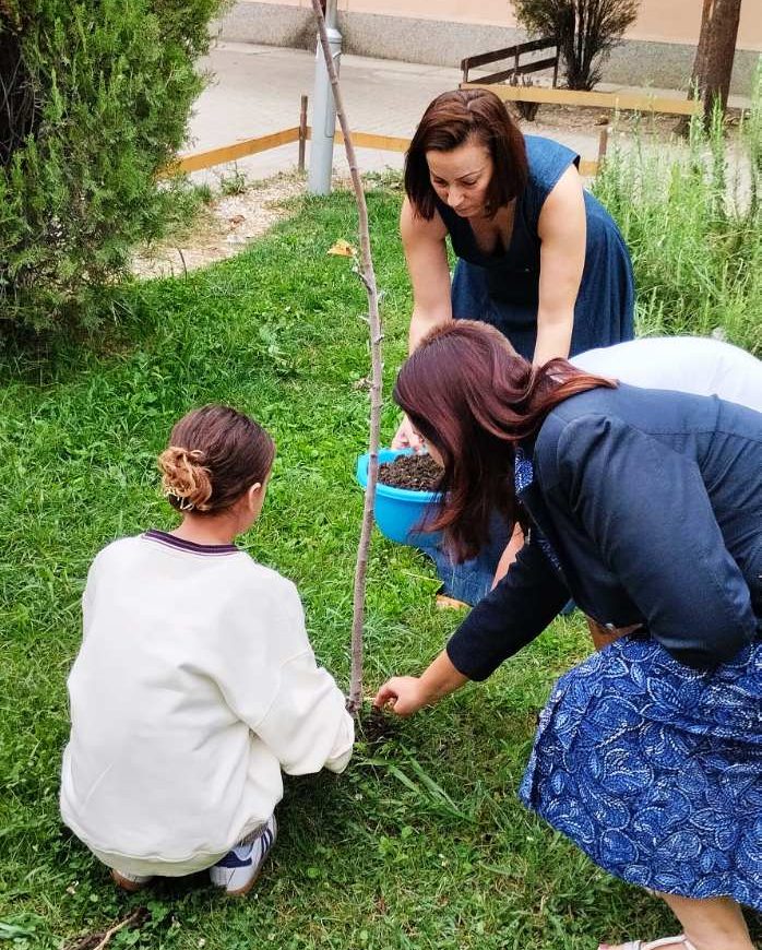Успешно реализирана акција за компостирање: Циркуларна економија на дело во ООУ „Јан Амос Коменски“