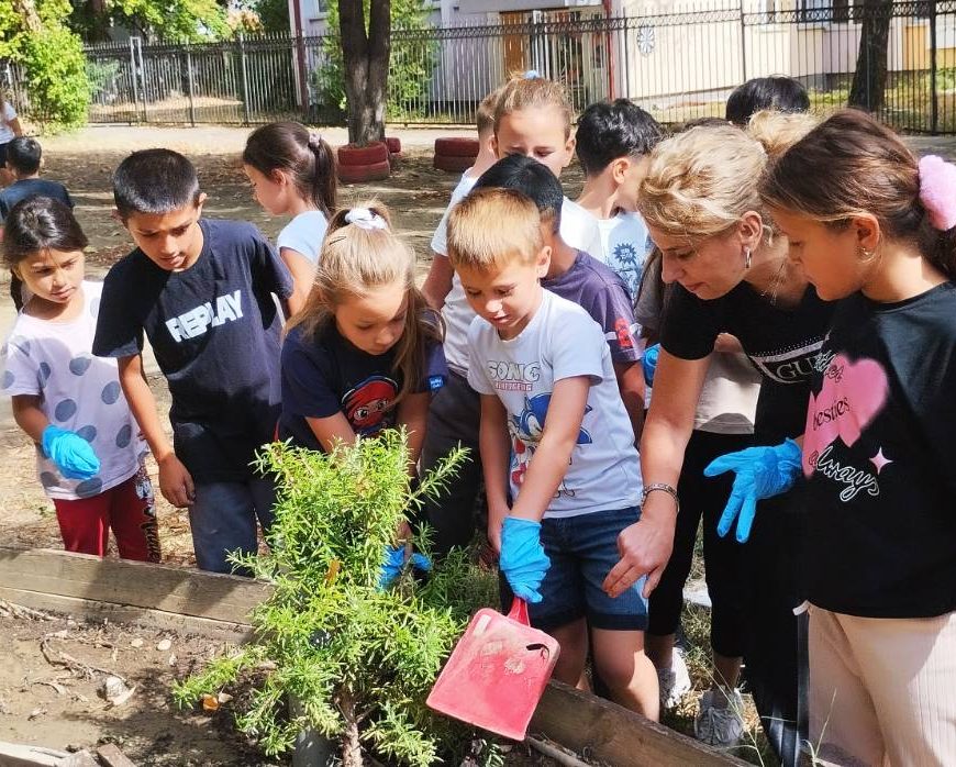 🌱 ЗАЕДНО ПРАВИМЕ ПРОМЕНА: Од органски отпад до раззеленет училишен двор во ООУ „Аврам Писевски“ !